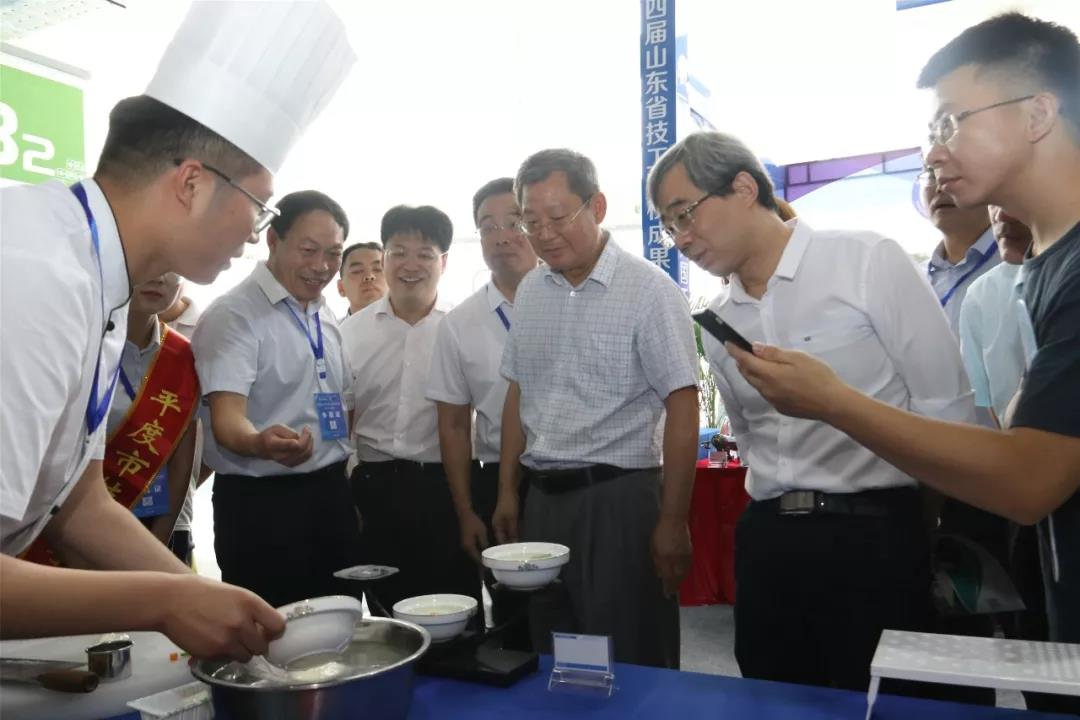 第四屆山東省技工院校成果展暨招生咨詢會(huì)在濟(jì)南舉行