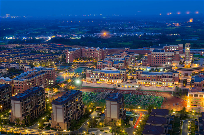 成都華夏旅游商務(wù)學(xué)校學(xué)費貴不貴