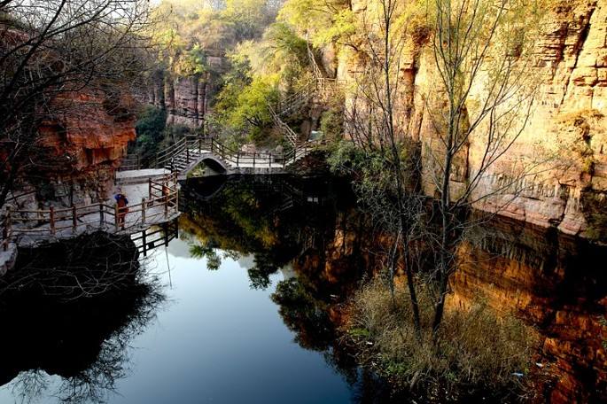 看一看:廣安航天旅游職業(yè)學(xué)校學(xué)費(fèi)是多少