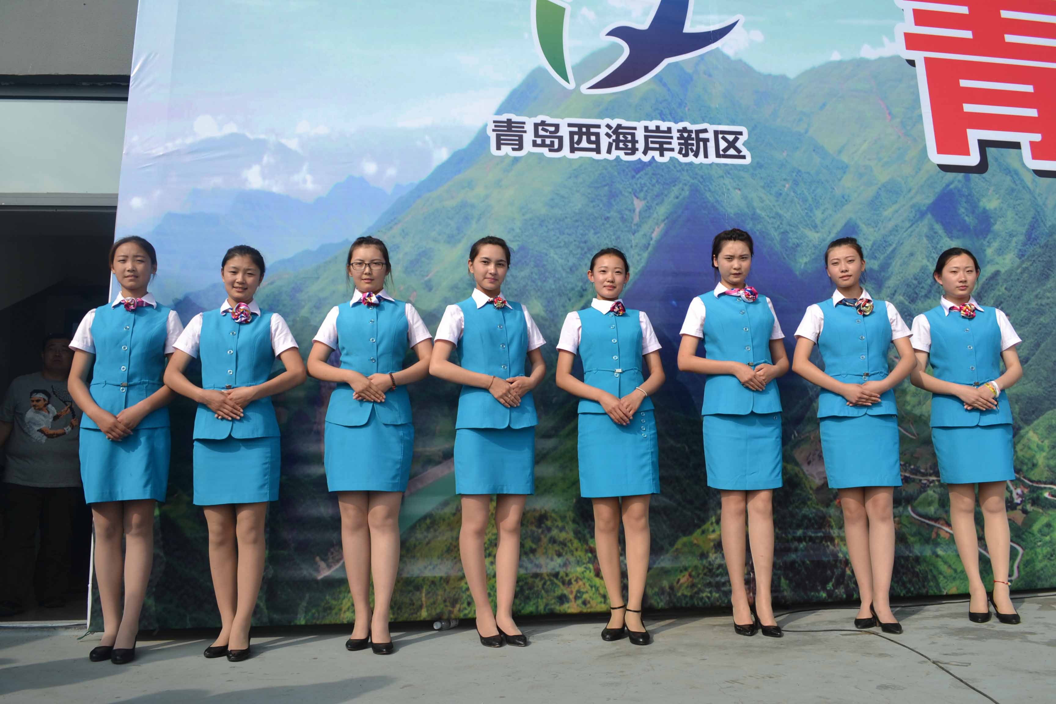初中生能上航空學(xué)校嗎？航空學(xué)校學(xué)費(fèi)一年多少？