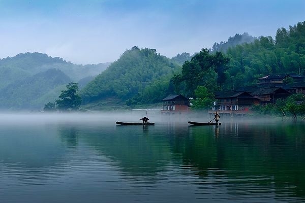 武漢城市職業(yè)學(xué)院星?？蒲袌F(tuán)隊(duì)斬獲全國(guó)高校十佳“優(yōu)秀工業(yè)設(shè)計(jì)獎(jiǎng)”