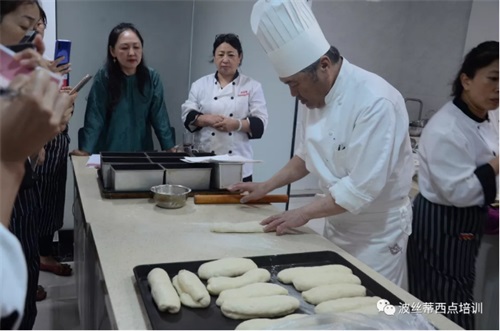 煙臺波絲蒂：烘焙大師開課第一天，如預(yù)料中不同凡響