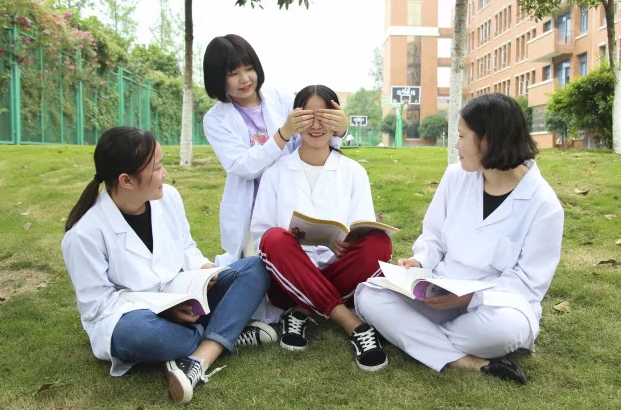 答疑丨空乘專業(yè)男生的就業(yè)方向有哪些？,文憑是什么
